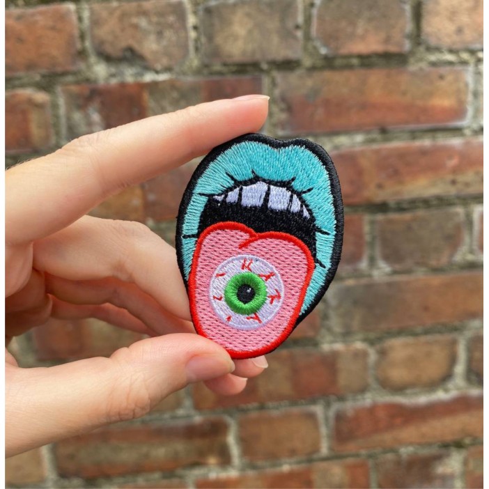 Mouth eye 2,3 x 1,1 inches